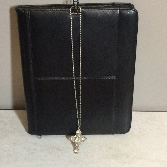 Silver blingy cross on silver chain - Picture 4 of 7